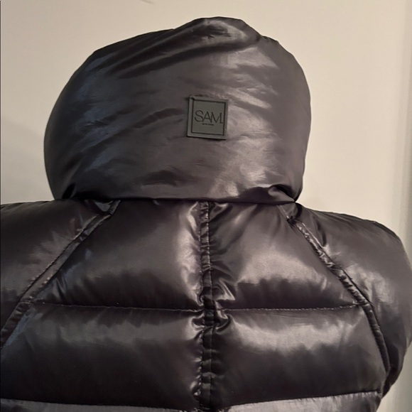 SAM. Women's Black Puffer Vest - Picture 3 of 4